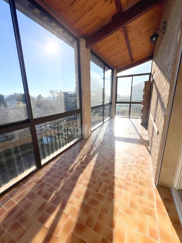 Maison - 222 m² - 7 pièces