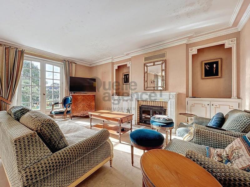 Maison - 141 m² - 8 pièces