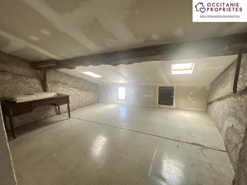 Maison - 200 m² - 7 pièces