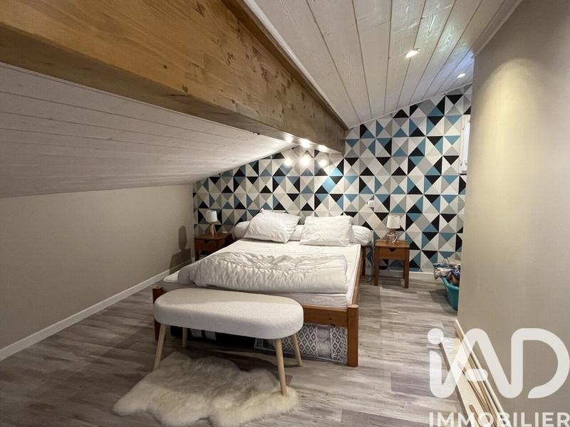 Maison - 240 m² - 11 pièces