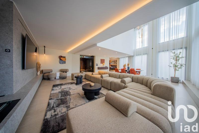 Maison de maîtres - 560 m² - 7 pièces