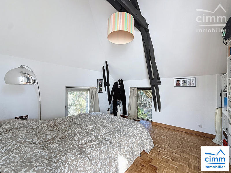 Maison - 202 m² - 7 pièces