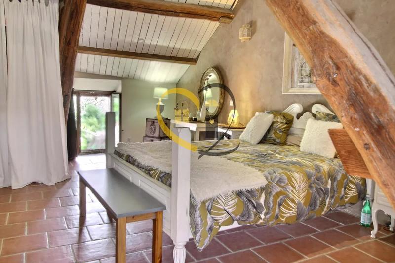 Maison - 179 m² - 6 pièces