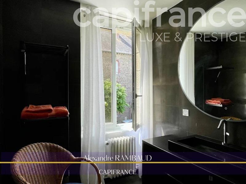 Demeure - 435 m² - 17 pièces