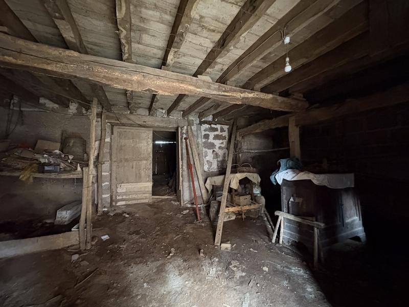 Maison ancienne - 160 m² - 3 pièces