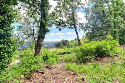 Terrain constructible - 1 748 m²