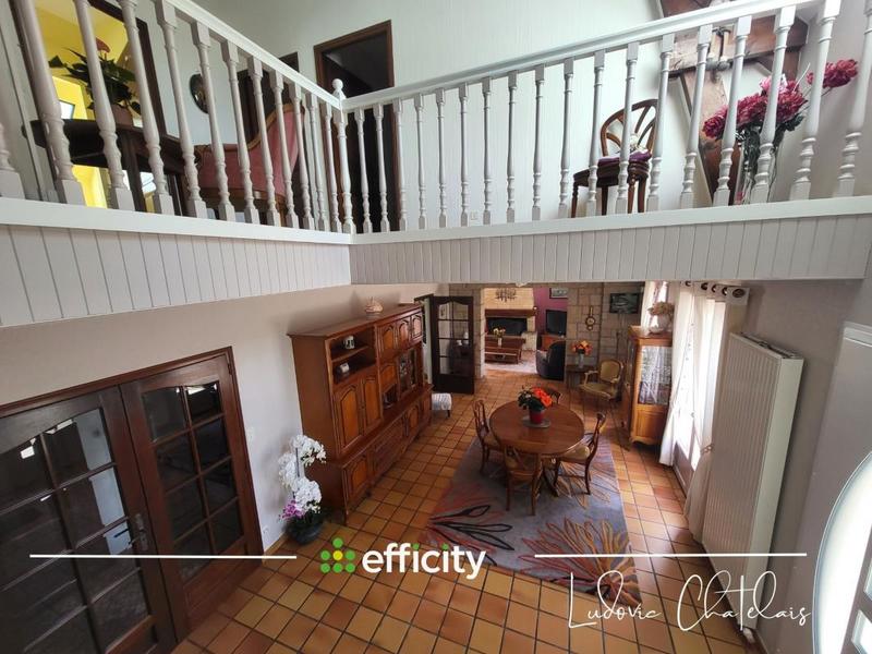 Maison - 210 m² - 9 pièces