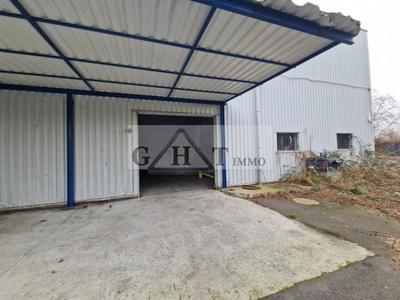 Entrepôt - 1 600 m²