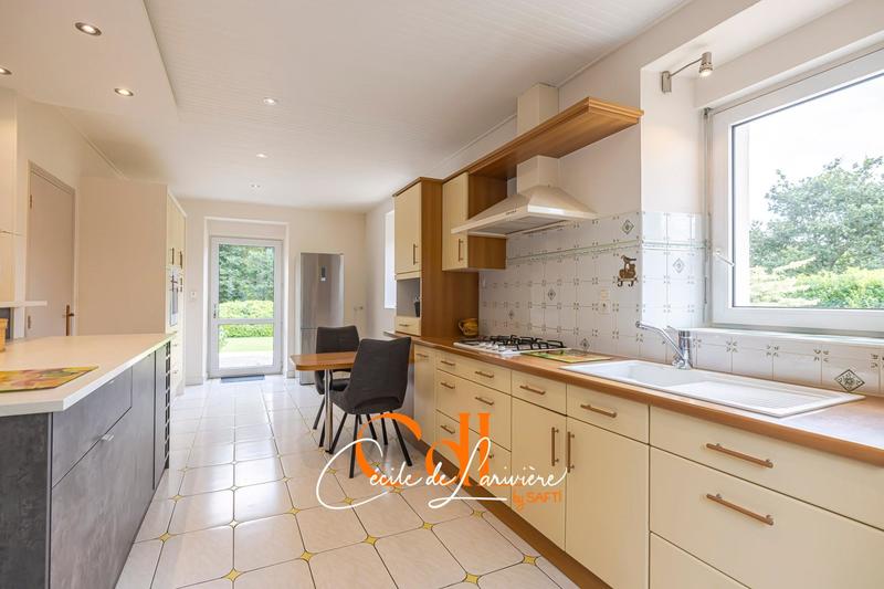 Maison - 223 m² - 8 pièces