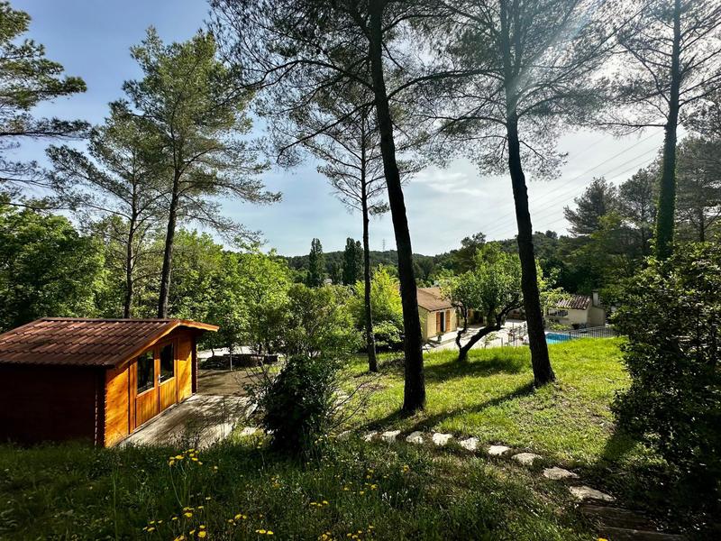 Villa - 260 m² - 9 pièces