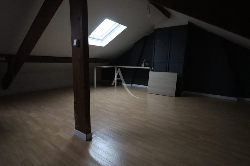 Maison - 237 m² - 11 pièces