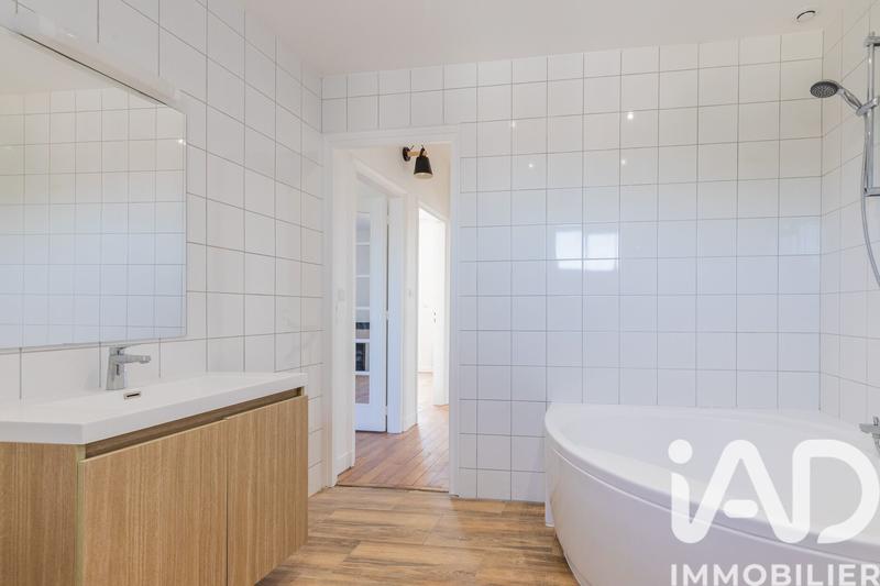 Maison - 216 m² - 7 pièces