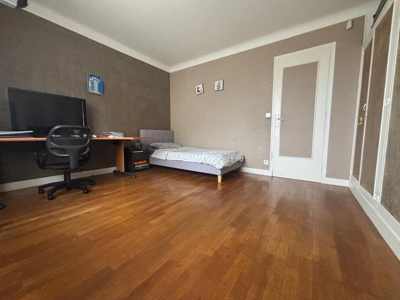 Maison - 163 m² - 7 pièces