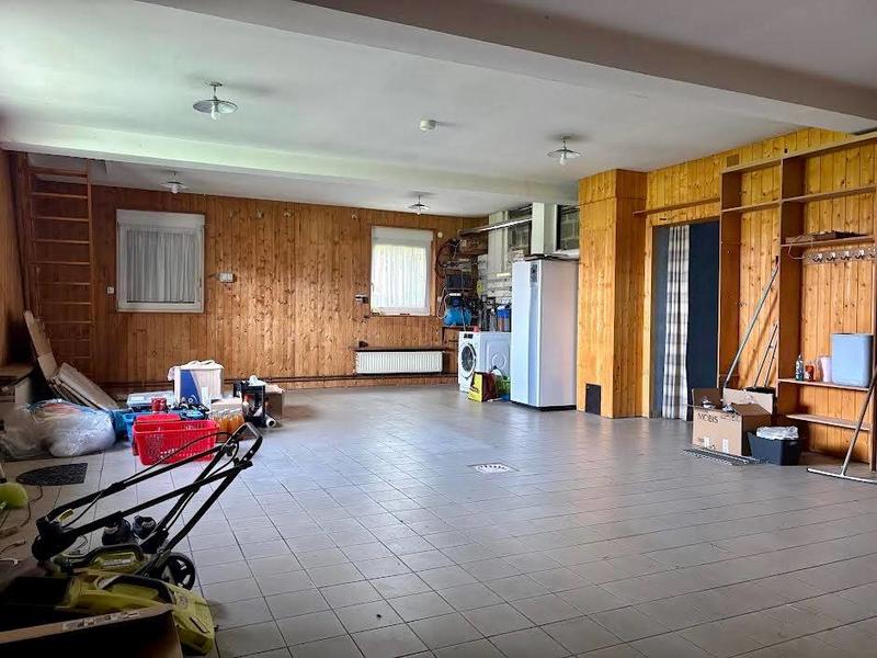 Maison - 185 m² - 8 pièces