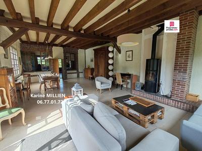 Maison - 214 m² - 9 pièces