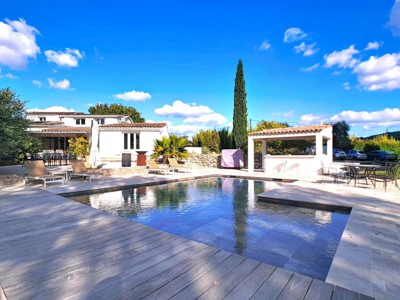 Maison - 267 m² - 8 pièces