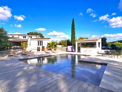 Maison - 267 m² - 8 pièces