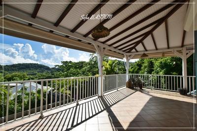 Maison - 99 m² - 4 pièces