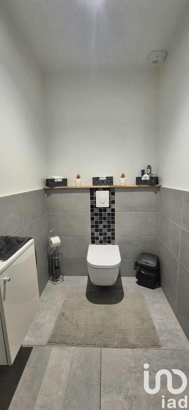 Maison - 238 m² - 8 pièces