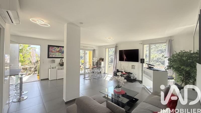 Appartement - 92 m² - 4 pièces