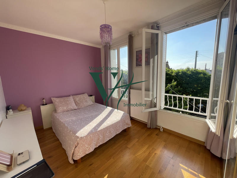 Maison traditionnelle - 147 m² - 9 pièces