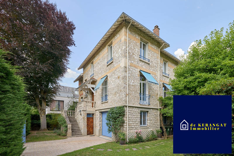 Maison - 262 m² - 9 pièces