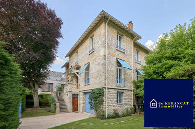 Maison - 262 m² - 9 pièces