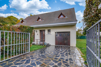 Maison - 155 m² - 9 pièces