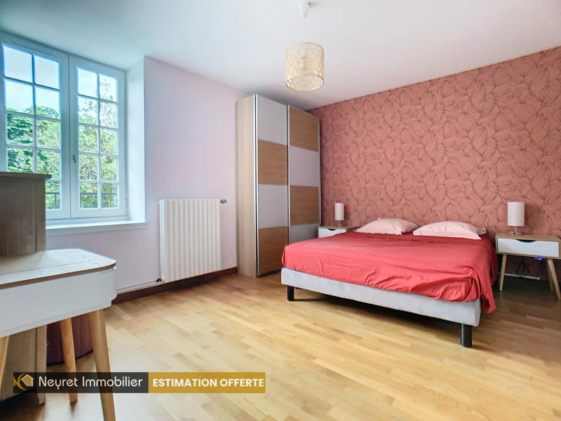 Maison - 250 m² - 7 pièces