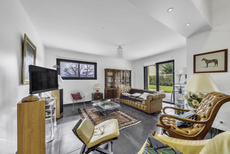 Maison - 210 m² - 7 pièces