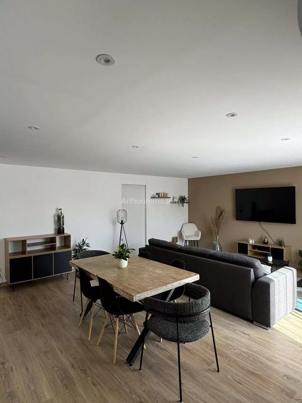 Appartement - 93 m² - 4 pièces