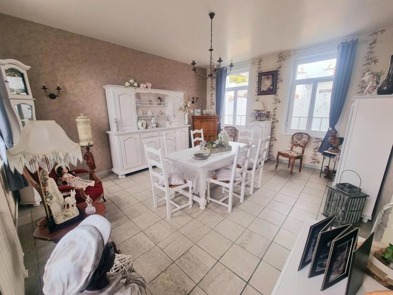 Maison - 121 m² - 5 pièces