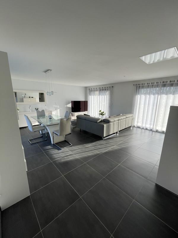 Maison - 143 m² - 7 pièces