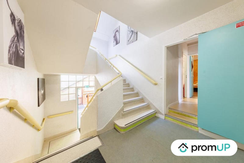 Local d'activités - 540 m² - 26 pièces