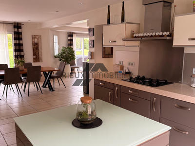 Propriété - 235 m² - 7 pièces