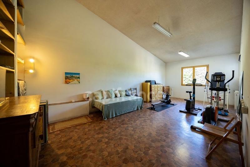 Maison - 202 m² - 7 pièces