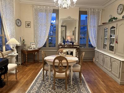 Appartement - 120 m² - 5 pièces