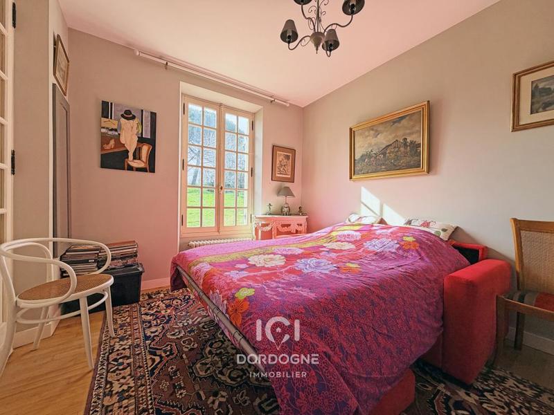 Propriété - 145 m² - 5 pièces
