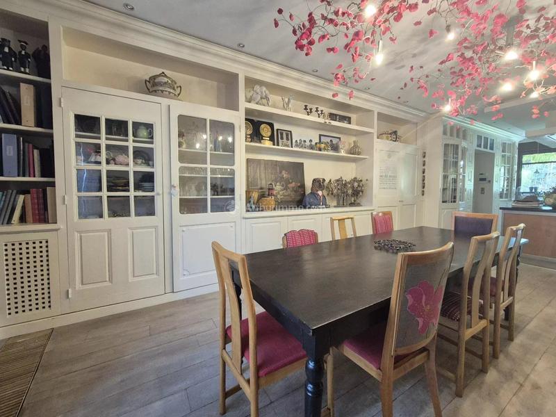 Maison - 267 m² - 9 pièces