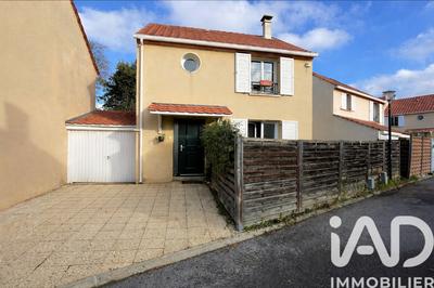 Maison - 74 m² - 4 pièces