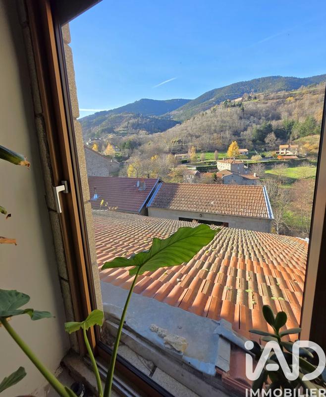 Maison - 103 m² - 4 pièces