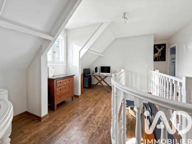 Maison - 280 m² - 8 pièces