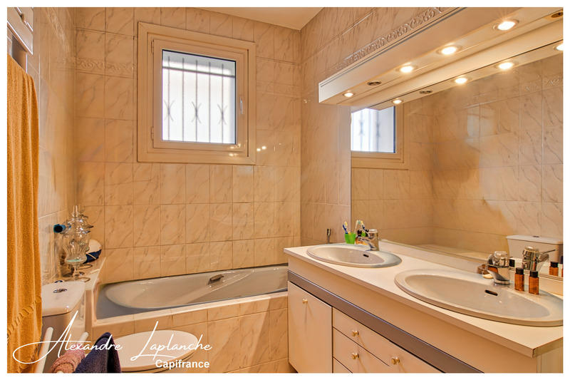 Maison - 175 m² - 8 pièces