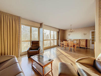 Appartement - 81 m² - 4 pièces