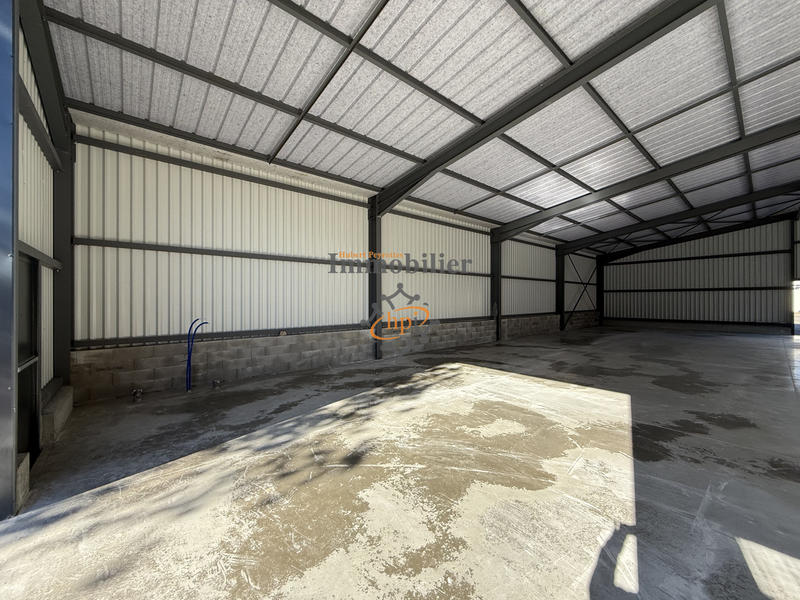 Parking / Garage - 185 m²