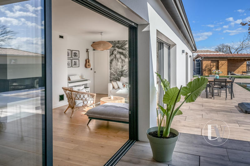 Maison contemporaine - 193 m² - 6 pièces