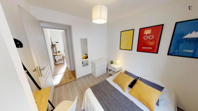 Chambre - 9 m² - 5 pièces