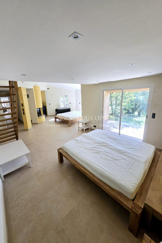 Villa - 295 m² - 7 pièces