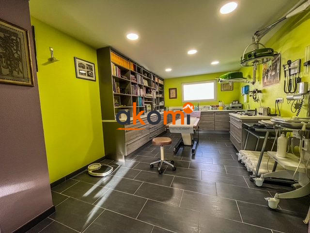 Appartement - 96 m² - 8 pièces