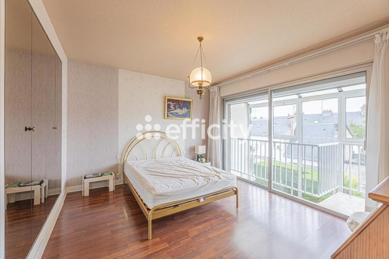 Maison - 167 m² - 6 pièces